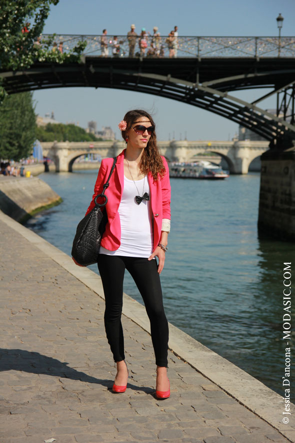 Sur les quais de Seine, Paris - Modasic