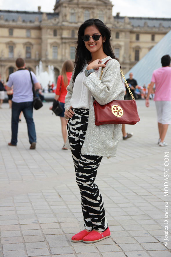 Place de la Pyramide du Louvre, Paris - Modasic